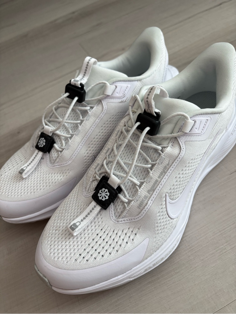 White Nike Men’s Athletic Shoes Size 10
